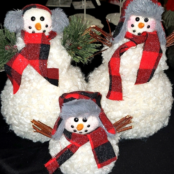 unknown Other - 3 Snowman Plush Family- 9" Tall
